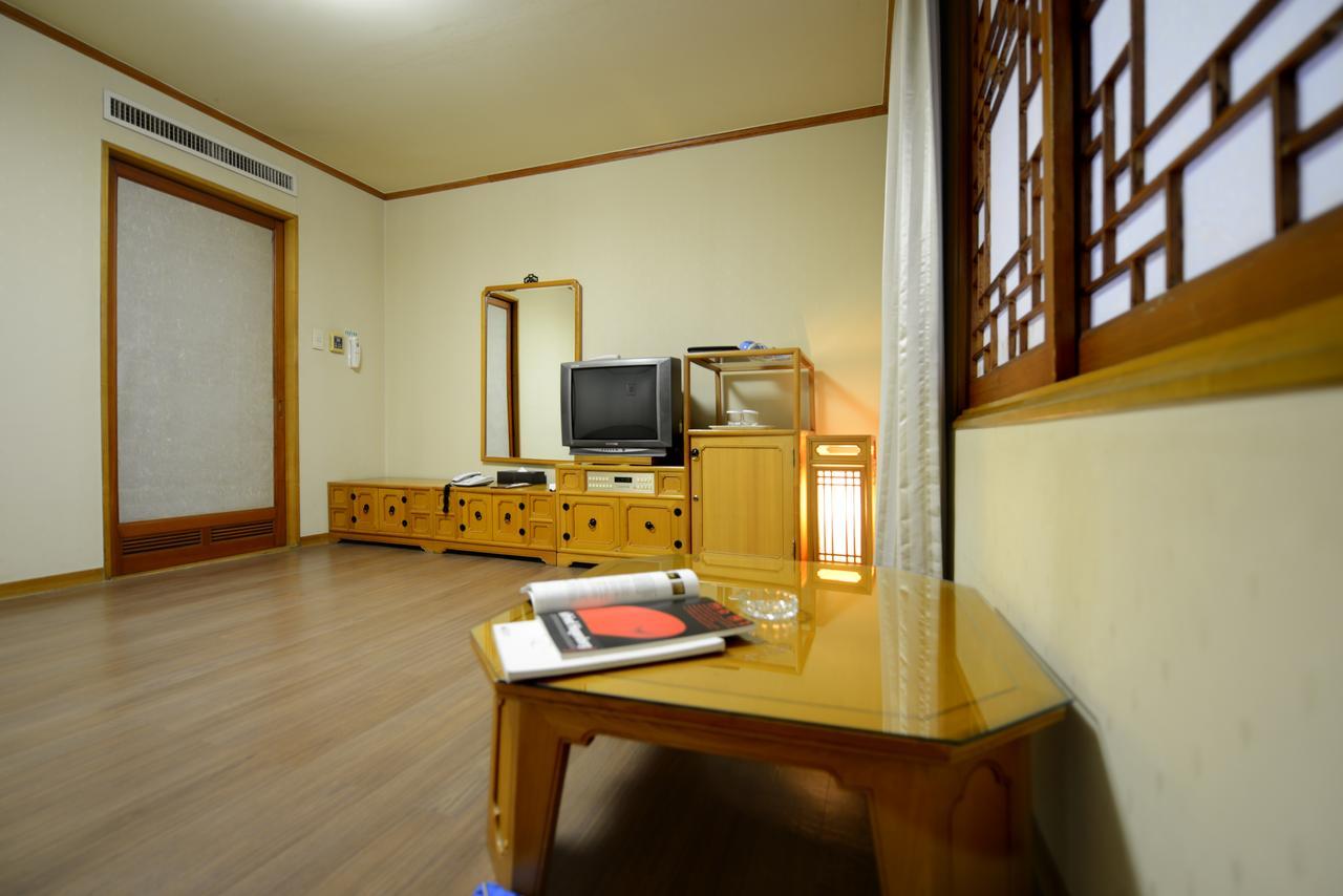 Onyang Hot Spring Hotel Asan Bagian luar foto